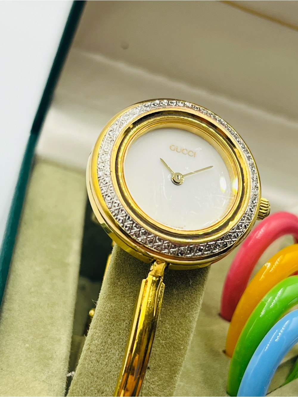 Gucci Gold-tone Ladies Watch with Interchangeable Color Bezels - Picture 6 of 16